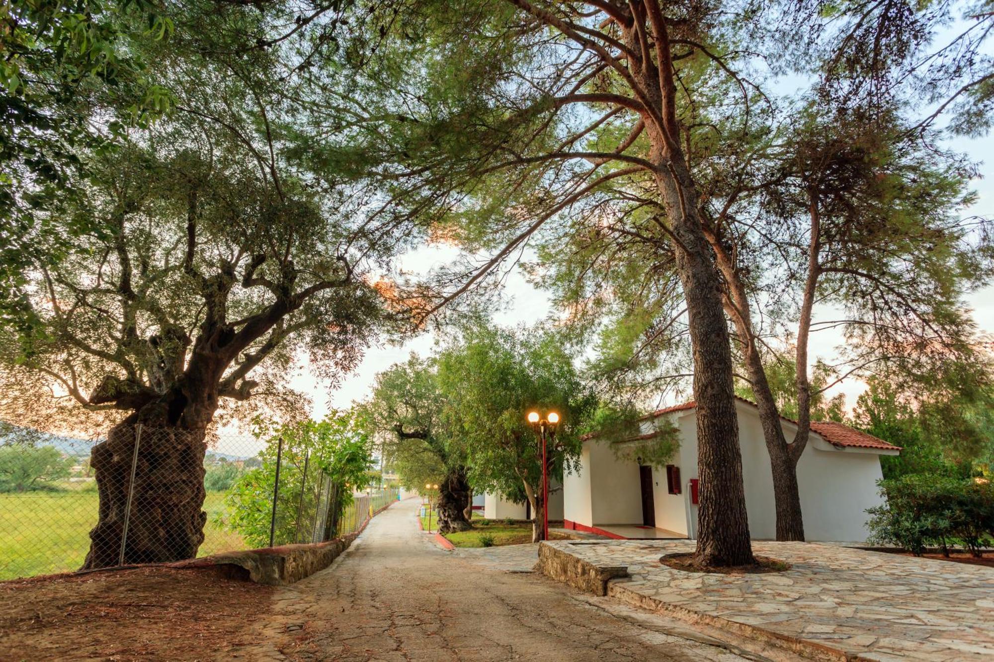 Alykes Park Bungalows Exterior photo